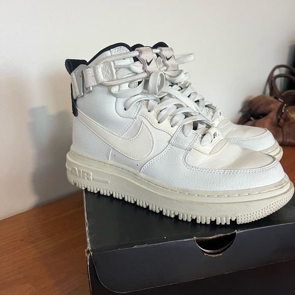 Nike Airforce 1 High Utility Sneakers - Picture 2 of 5
